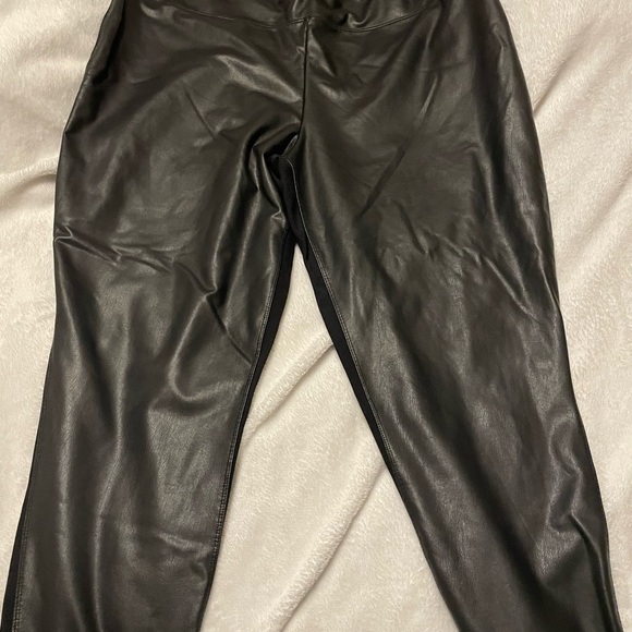 Penningtons Faux Leather Leggings - Picture 9 of 12